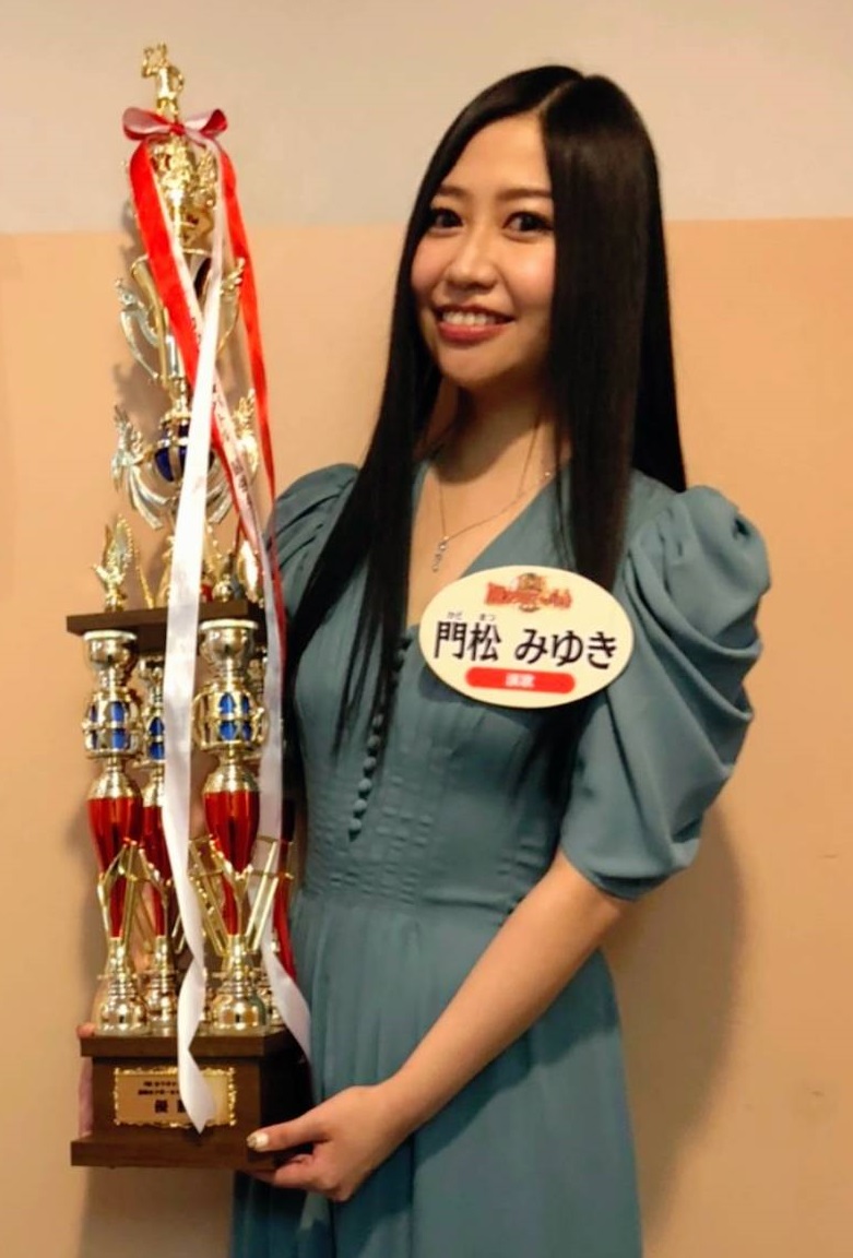 門松みゆき Theカラオケ バトル 初出場で初優勝 6月1日 火 には Youtube で 優勝記念の生配信ライブ 本日 5月30日 日 に放送されたテレビ東京 The カラオケ バトル 最強女子ボーカリストカップ にて Music Guide ミュージックガイド