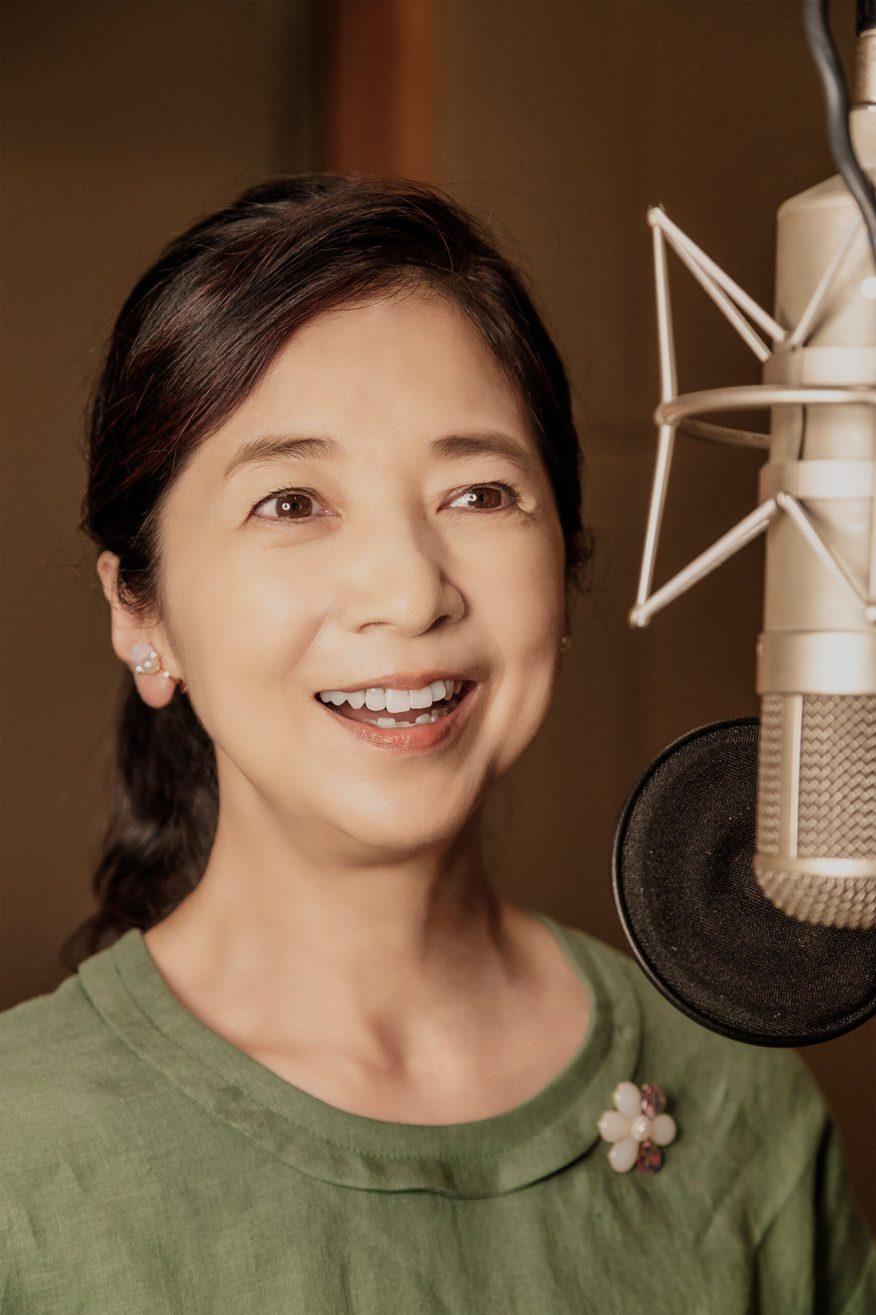 宮崎美子、自ら作詞した新曲「ビオラ」を 34年ぶりにレコーディング！ 9月には、歌手デビュー40周年の記念アルバムが発売！ 松任谷由実、八神