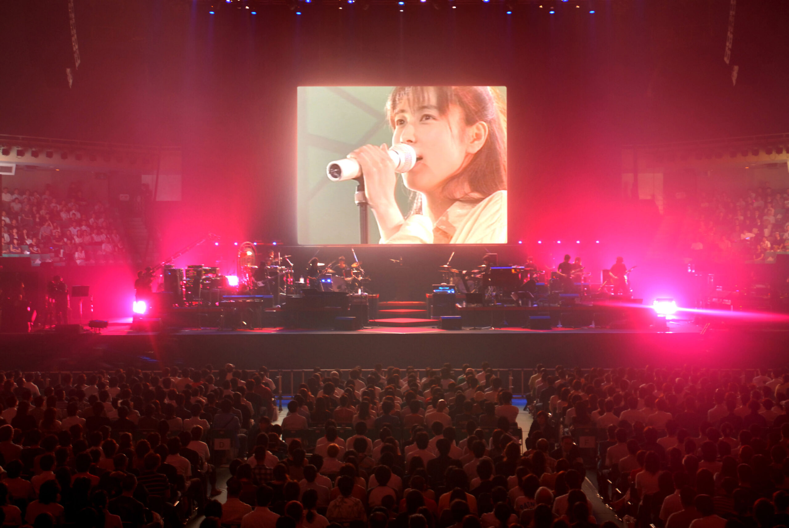 ZARD、坂井泉水の歌と映像、そしてバンドの生演奏がシンクロする