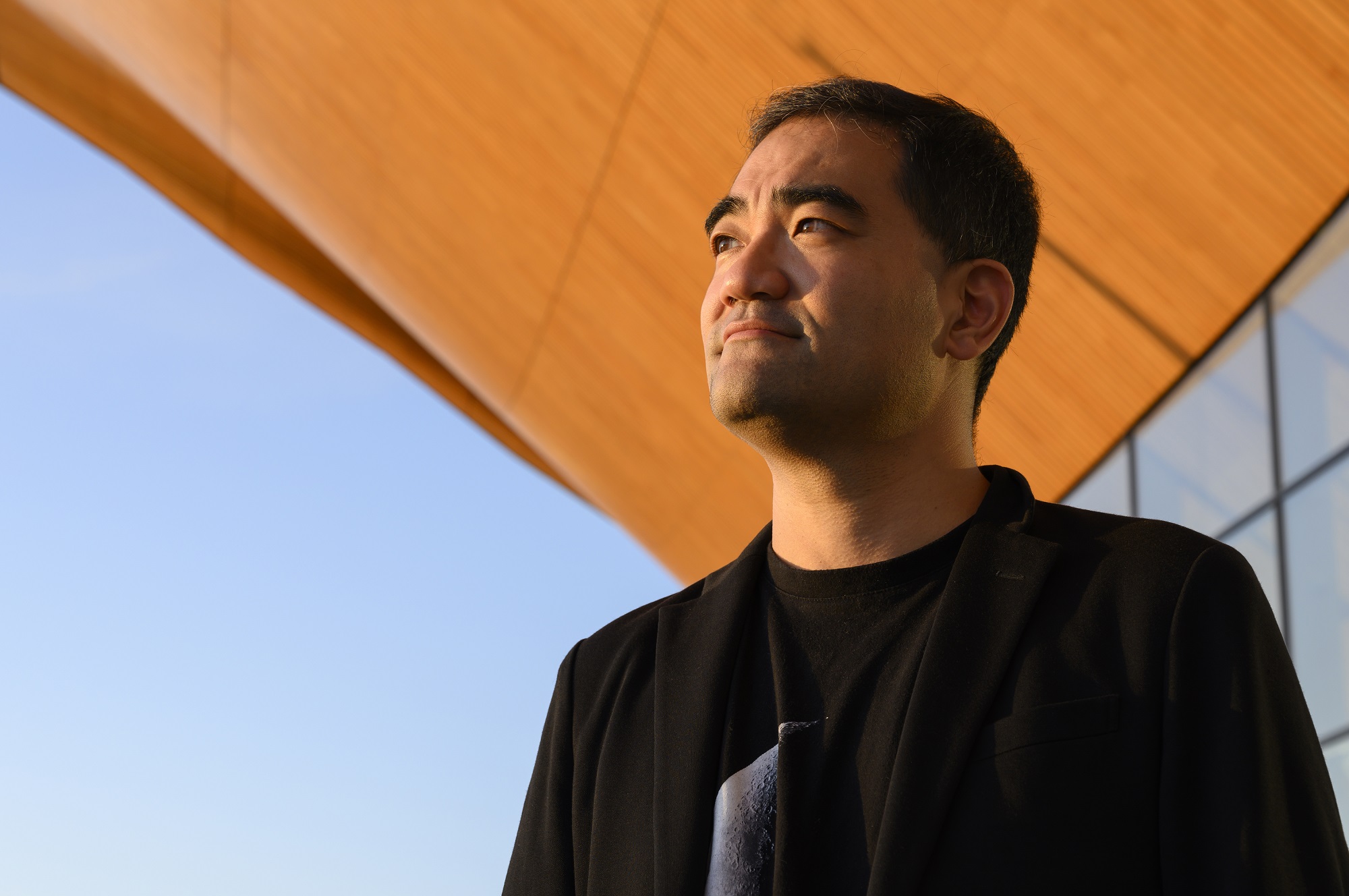 今もっとも演奏される回数が多いと言われる ロンドン在住の現代音楽作曲家、藤倉大、西洋楽器はもちろん、和楽器、古楽器、弦楽合奏などさまざまな楽器